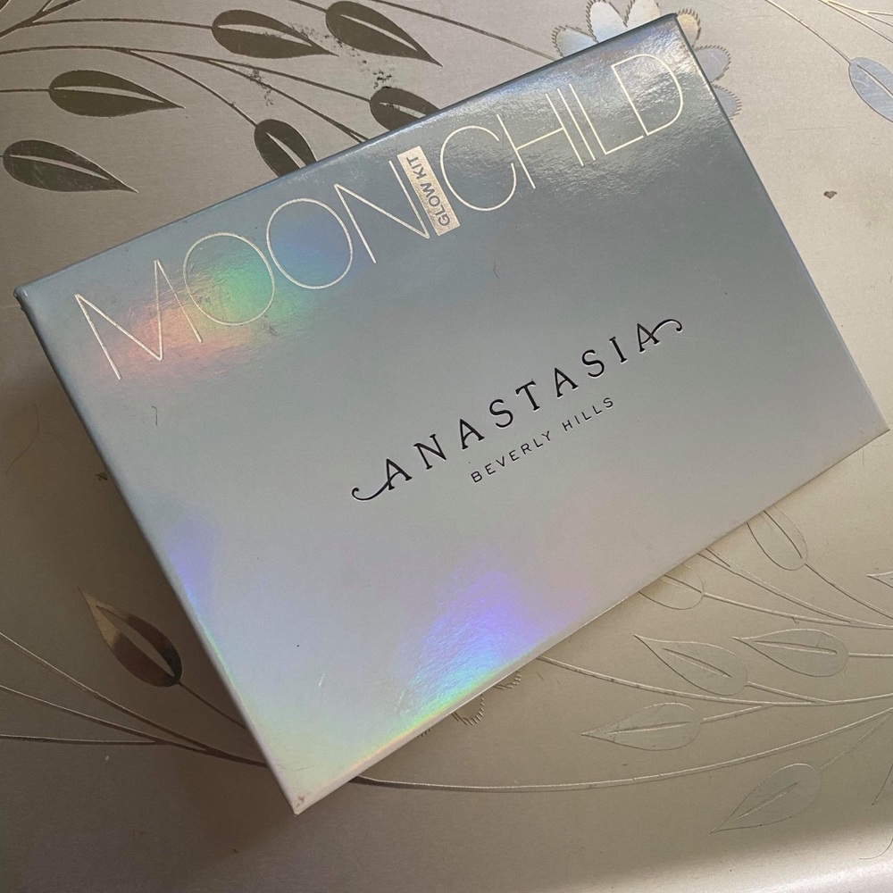 ABH Moonchild Highlight Palette Glow Kit